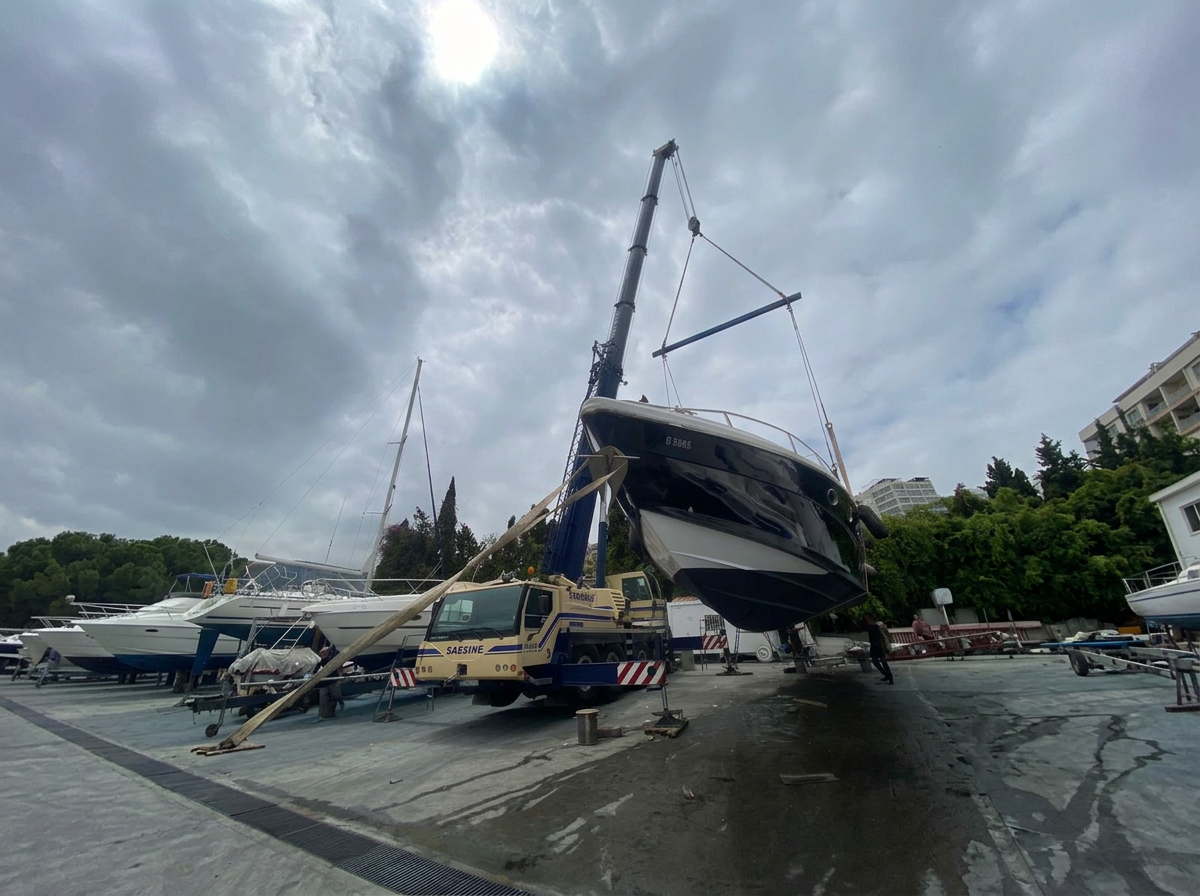 Travel Lift Launch — photo 1 of 2
